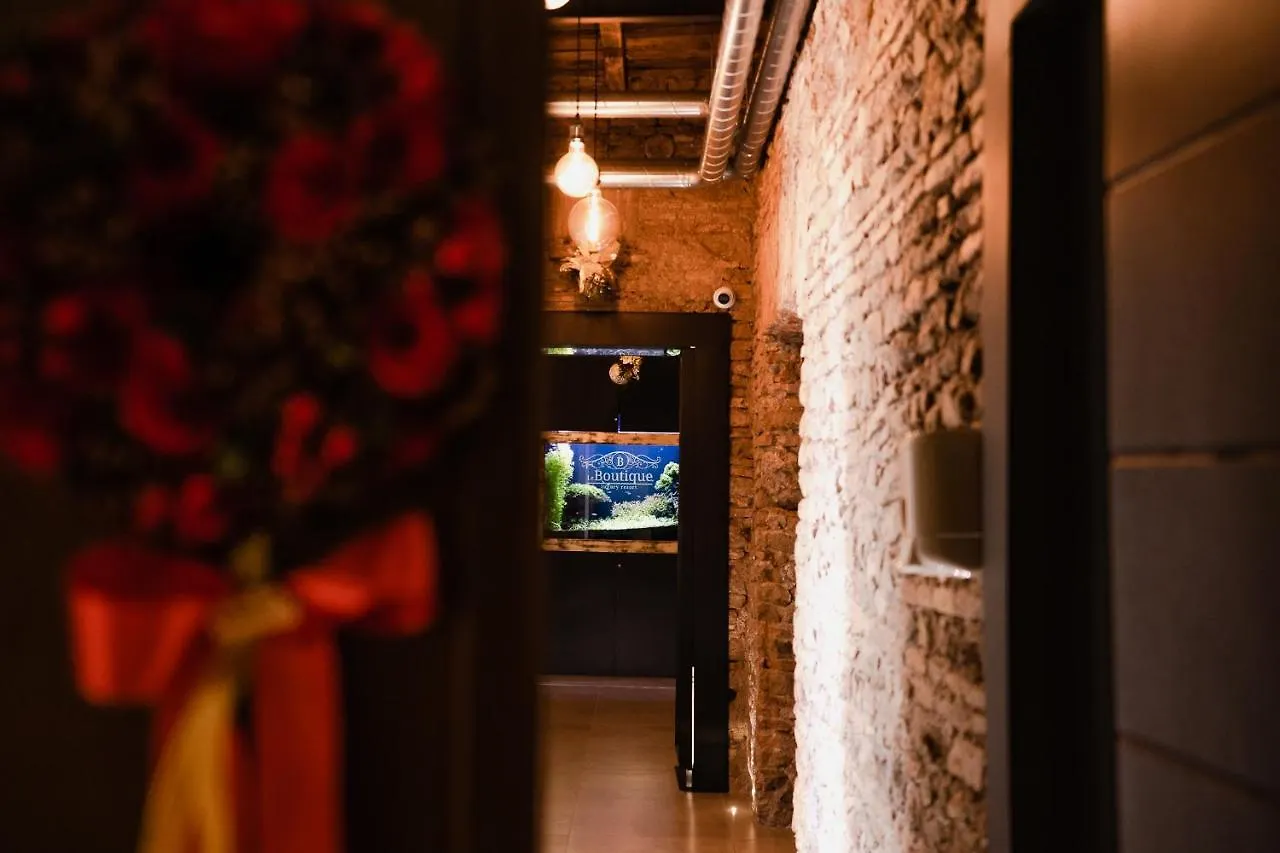 Le Boutique Luxury Rooms Diffused In Historic Center فيوميتشينو 0*,  إيطاليا
