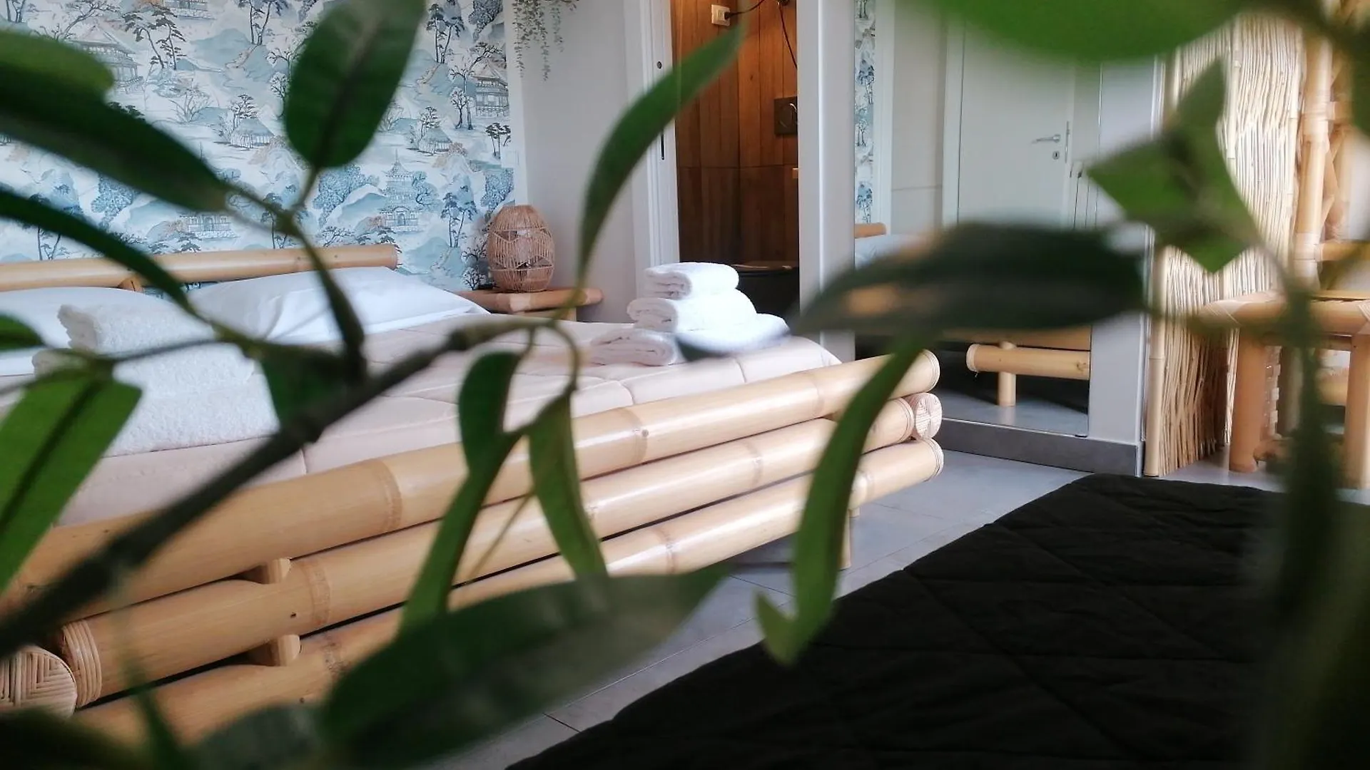 Le Boutique Luxury Rooms Diffused In Historic Center Fiumicino Gasthof