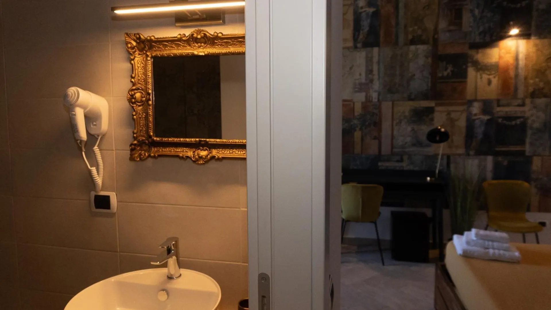 Le Boutique Luxury Rooms Diffused In Historic Center فيوميتشينو 0*,  إيطاليا