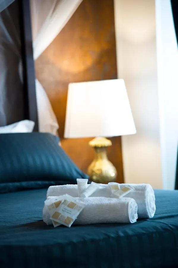 Le Boutique Luxury Rooms Diffused In Historic Center Fiumicino