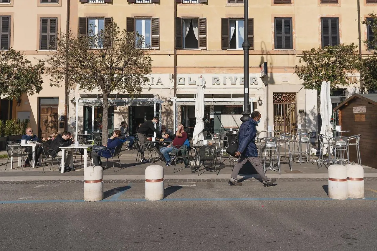 Le Boutique Luxury Rooms Diffused In Historic Center Fiumicino Pensionat