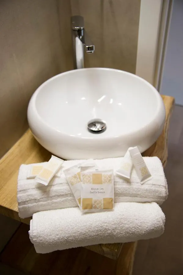 Le Boutique Luxury Rooms Diffused In Historic Center Fiumicino 0*,  Italien