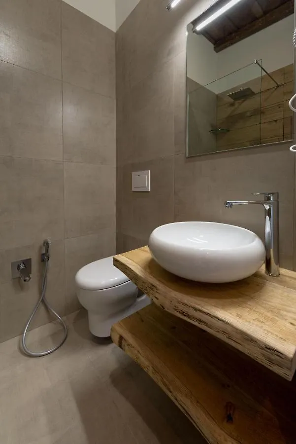 Le Boutique Luxury Rooms Diffused In Historic Center Fiumicino Pensionat